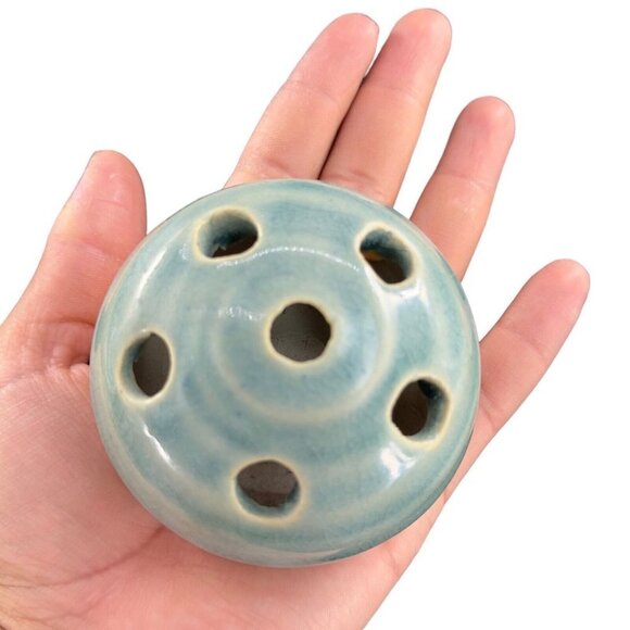 Studio Art Pottery Flower Frog Light Green Glaze Pottery Hand Made Stoneware VTG - Picture 4 of 11